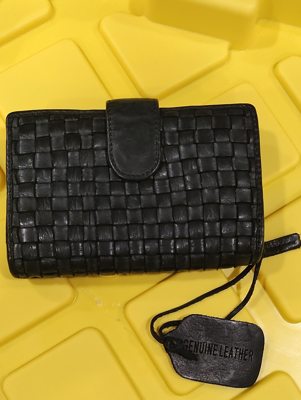 Source Unknown Black Woven Leather Women's Wallet with Snap